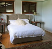 The Loch Barn - Accommodation Redcliffe