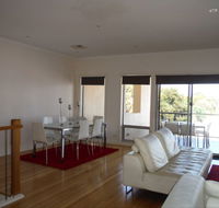 Avalon A - Accommodation Redcliffe
