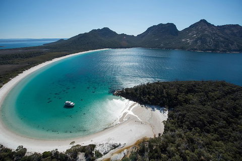 Wineglass Bay Cruise From Coles Bay - Accommodation Redcliffe 0