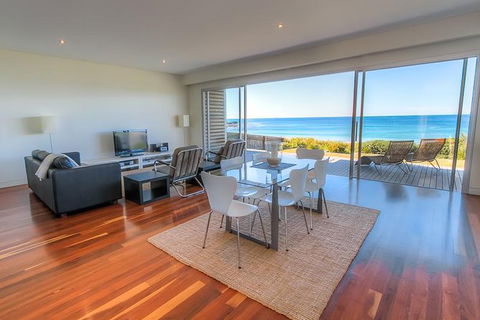 10-Day Surf Adventure From Brisbane To Sydney Including Coffs Harbour, Byron Bay And Gold Coast - Accommodation Redcliffe 1