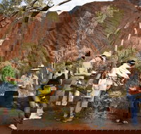 Full Uluru Base Walk at Sunrise Including breakfast