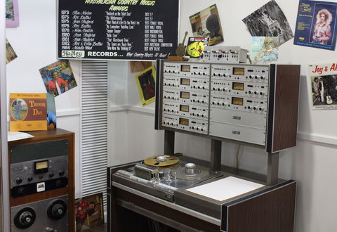 Australian Country Music Hall Of Fame - Accommodation Redcliffe 2