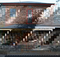 Bay Tree Gallery - Accommodation Redcliffe