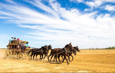 7 Day Outback Giants - Accommodation Redcliffe 0
