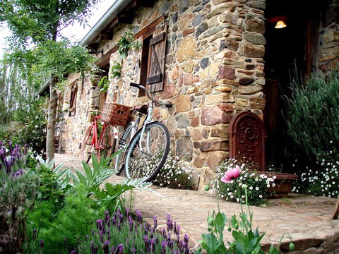 Lavandula Swiss Italian Farm - Accommodation Redcliffe 2