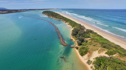 Manning Point - Accommodation Redcliffe 0