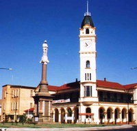 Bundaberg War Memorial - Accommodation Redcliffe