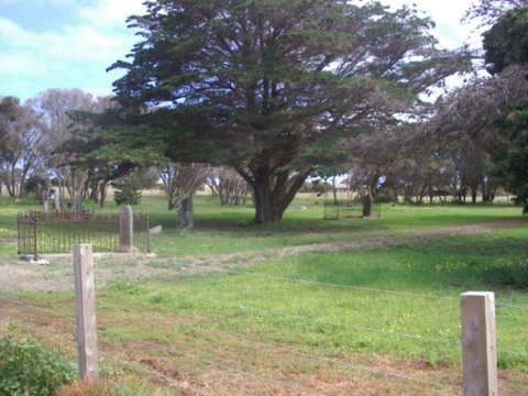Old Cemetery Kingscote - Accommodation Redcliffe 0