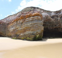 Shelley Caves - Accommodation Redcliffe