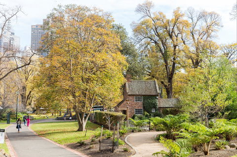 Cooks' Cottage - Accommodation Redcliffe 1