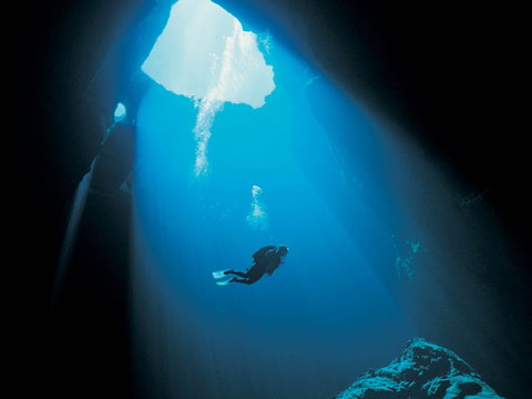 Kilsby Sinkhole - Accommodation Redcliffe 1