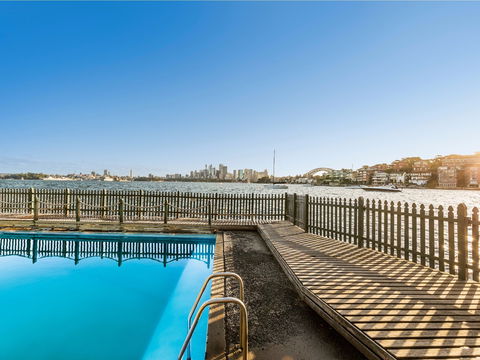 Maccallum Pool - Accommodation Redcliffe 0