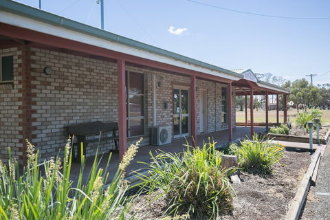 North Bourke Airport - Accommodation Redcliffe 1