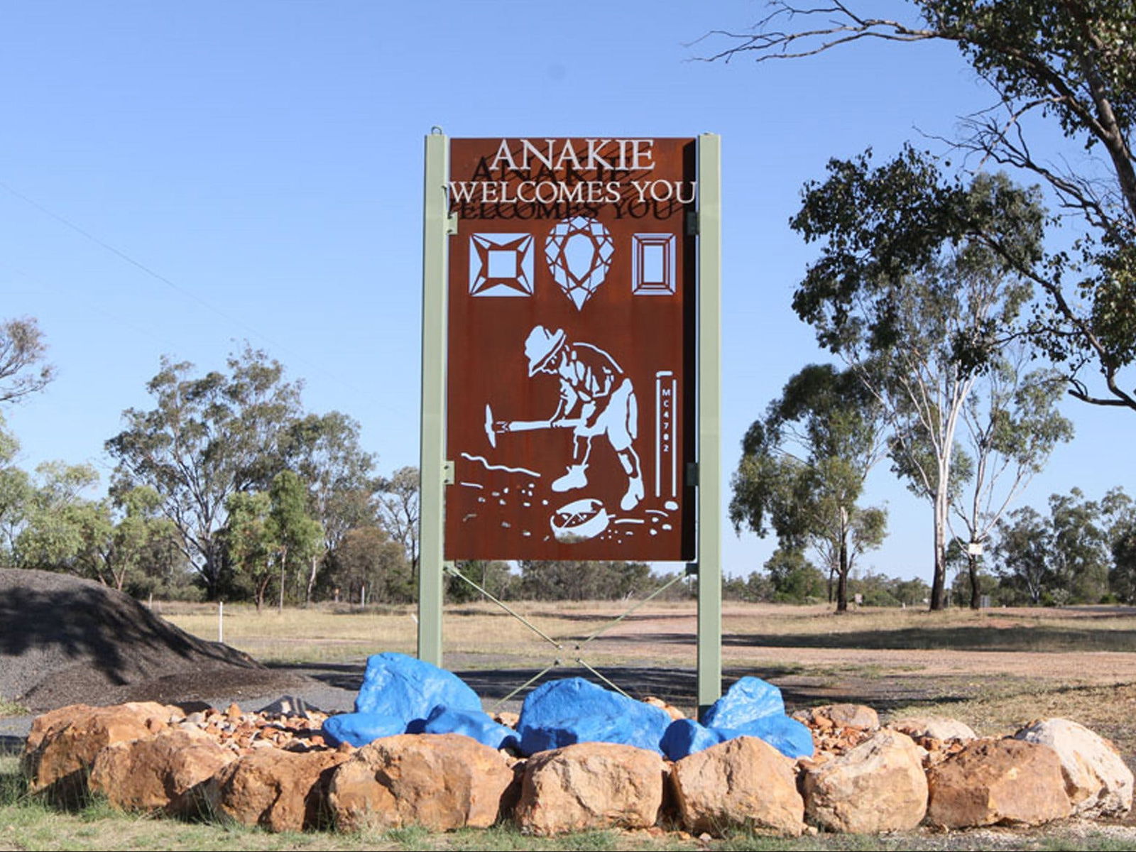 Anakie QLD Accommodation Redcliffe