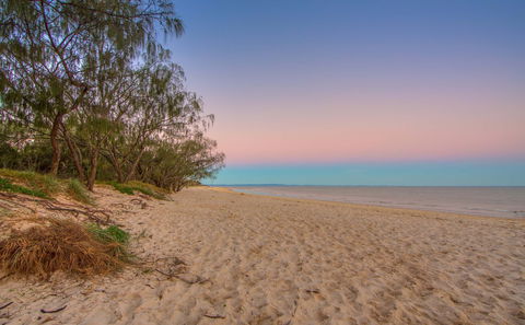 Red Beach - Accommodation Redcliffe 2