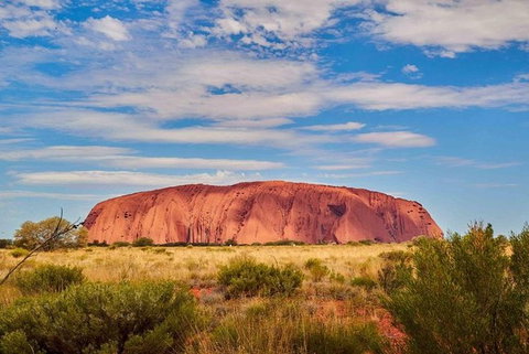 Explore Uluru: 7 Hours Guide Tour At Sunrise With Light Breakfast - Accommodation Redcliffe 1