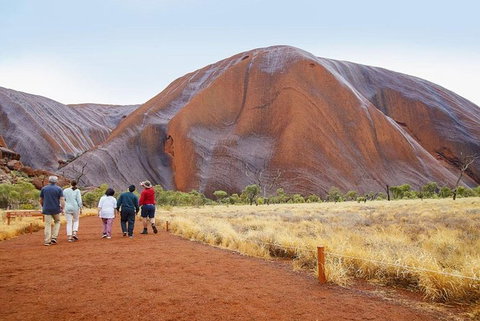 Explore Uluru: 7 Hours Guide Tour At Sunrise With Light Breakfast - Accommodation Redcliffe 5