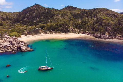 Helicopter And Magnetic Island Sailing - Accommodation Redcliffe 5