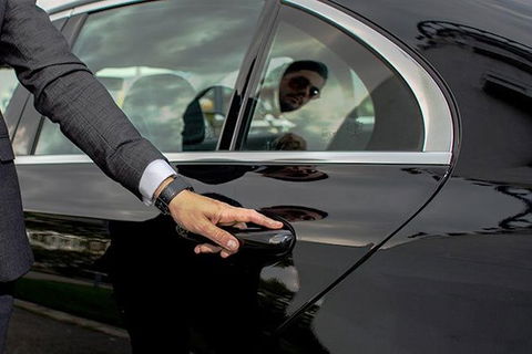 Adelaide Airport (ADL) To City Center To Airport - Private Transfer - Accommodation Redcliffe 2