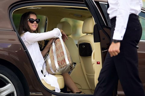 Adelaide Airport (ADL) To City Center To Airport - Private Transfer - Accommodation Redcliffe 1