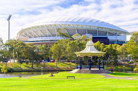 Departure Private Transfers: Adelaide To Adelaide Airport ADL In Business Car - Accommodation Redcliffe 8