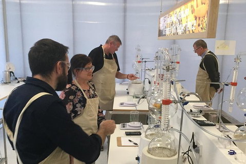Master Gin Making Classes - Accommodation Redcliffe 1