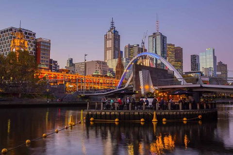 Melbourne Airport Transfers: Melbourne To Melbourne Airport MEL In Luxury Car - Accommodation Redcliffe 6