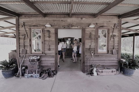 The Favourite 4 Experience - Accommodation Redcliffe 0