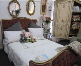 Ashby House Interiors - Accommodation Redcliffe 0