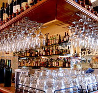 Don Dinnos - Accommodation Redcliffe