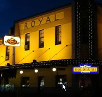 Royal Hotel - Accommodation Redcliffe