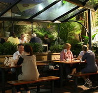 Dicks Hotel - Accommodation Redcliffe