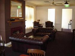 Eltham Hotel - Accommodation Redcliffe 2