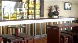 Clock Hotel - Accommodation Redcliffe 3