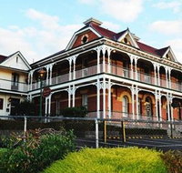 Old England Hotel - Accommodation Redcliffe