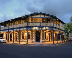 Kensington Hotel - Accommodation Redcliffe 0