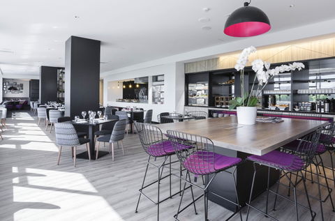 MRepublic Restaurant, Bar And Lounge - Accommodation Redcliffe 0