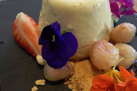 MRepublic Restaurant, Bar And Lounge - Accommodation Redcliffe 2