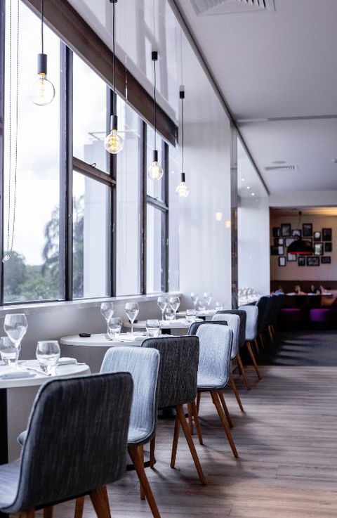 MRepublic Restaurant, Bar And Lounge - Accommodation Redcliffe 5