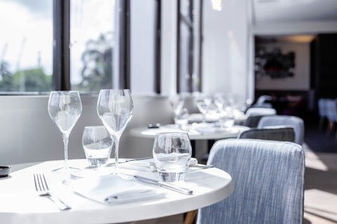 MRepublic Restaurant, Bar And Lounge - Accommodation Redcliffe 7