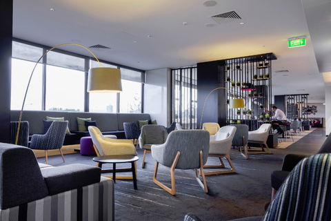 MRepublic Restaurant, Bar And Lounge - Accommodation Redcliffe 9