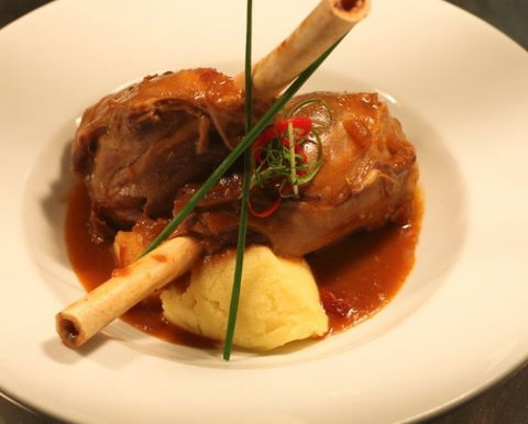 Garlic Clove Restaurant - Accommodation Redcliffe 2
