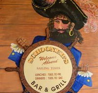 Schooners Bar  Grill - Accommodation Redcliffe