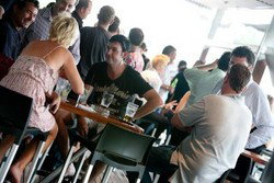 Top End Hotel - Accommodation Redcliffe 1