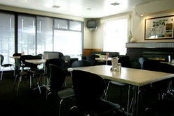 Riverview Hotel & Kains Bar & Restaurant - Accommodation Redcliffe 2