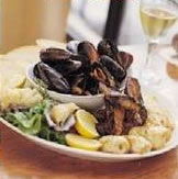 The Vic Hotel - Accommodation Redcliffe 3