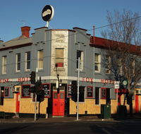 The Fox Hotel - Accommodation Redcliffe