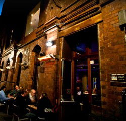 Albion Place Hotel - Accommodation Redcliffe 3