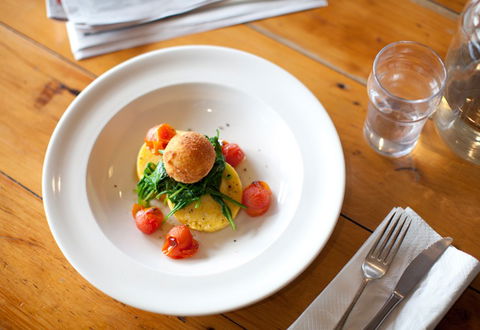 A Bite To Eat, A Drink As Well - Accommodation Redcliffe 2