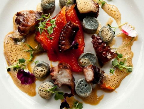 Aqua Linea Restaurant - Accommodation Redcliffe 2